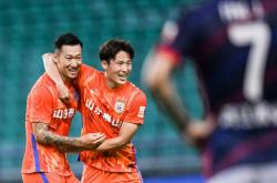 华体会登录-中场核心连续进球，球队领先优势扩大