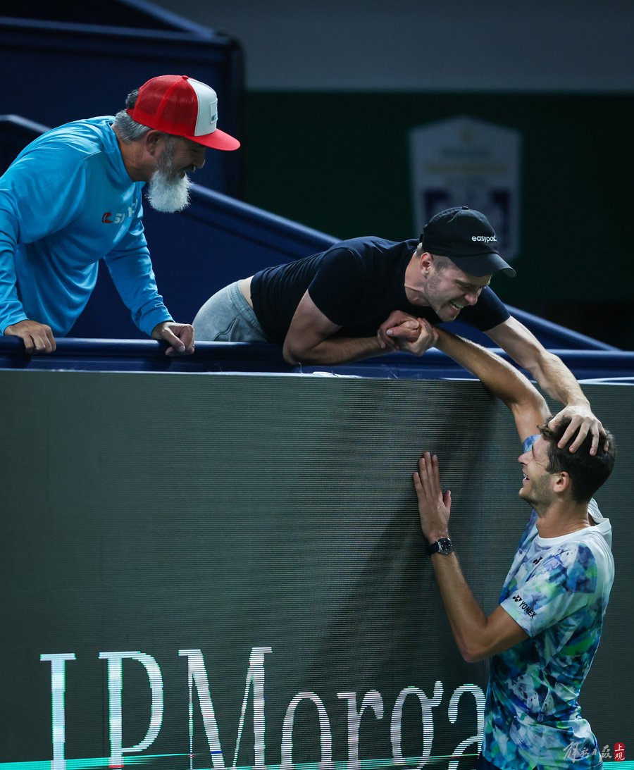 意大利网球队翻盘西班牙网球队,费德勒送出助攻 意大利网球队翻盘西班牙网球队,费德勒送出助攻