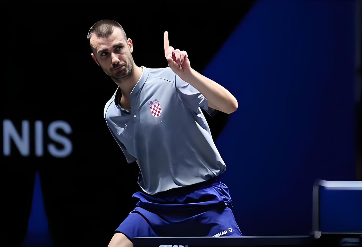 法国乒乓球队强势中国乒乓球队，张本智和高光表现