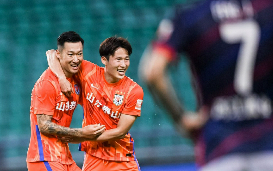 中场核心连续进球，球队领先优势扩大