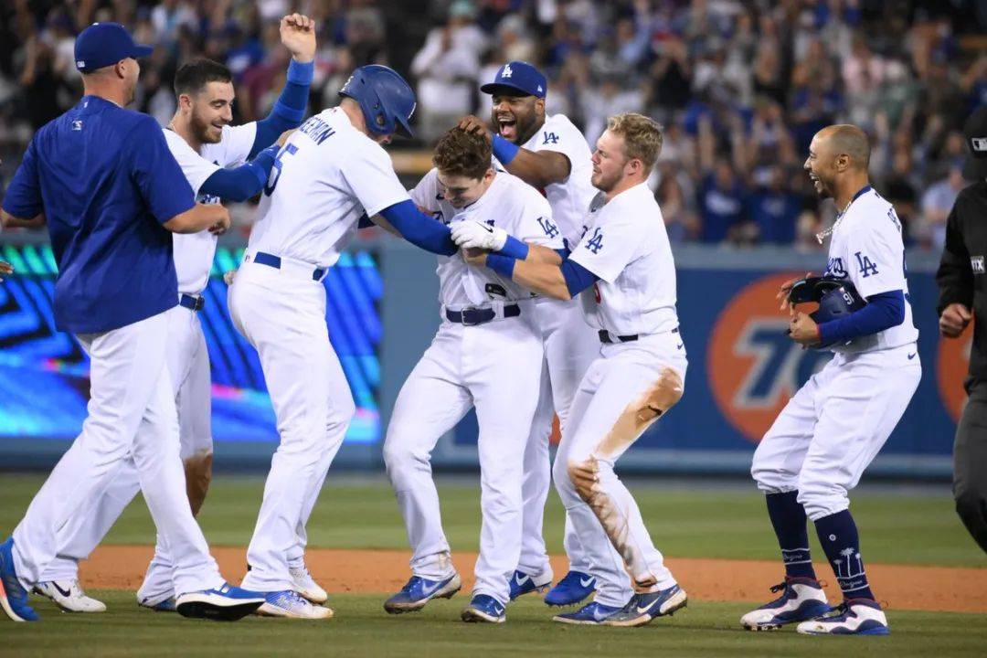 法国队翻盘印度队，桃田贤斗带队取胜